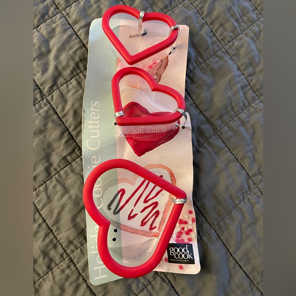 Valentine, Holiday Cookie Cutters Soft Touch, Set of 3 Heart Shape Cutters.